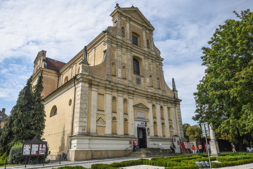 Remont więźby dachowej wraz z wymianą pokrycia oraz remont...