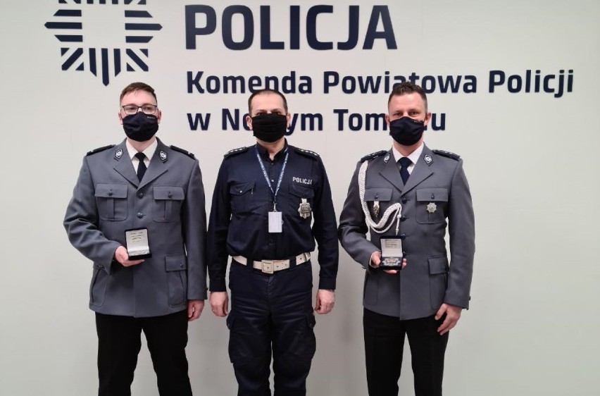 Nowy Tomyśl. Ryzykując życie pomagają innym. Nowotomyscy policjanci otrzymali "Kryształowe Gwiazdy". Za jakie dokonania?