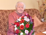Niezwykły jubileusz mieszkanki Dąbrowy Tarnowskiej. Leokadia Michalczyk skończyła 100 lat, z prezentami odwiedziły ją władze miasta
