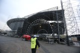 Katowice: Trwa budowa wielkiej sceny na Sylwestrową Moc Przebojów [ZDJĘCIA]