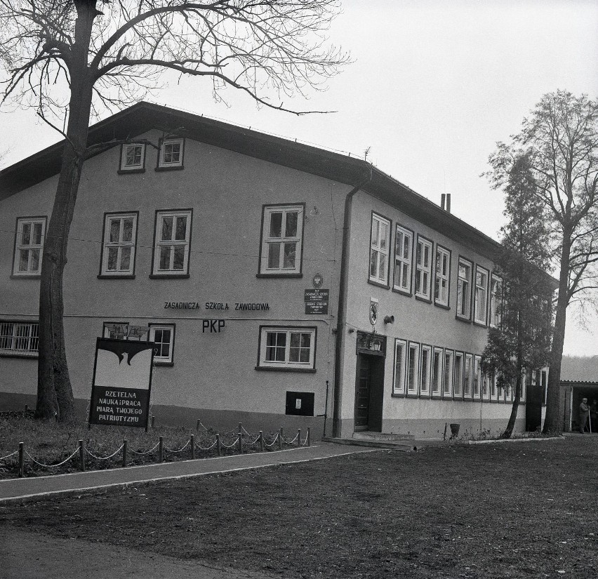 Legendarna "kolejówka" ze Szczecinka. Pamiętacie taką szkołę? [zdjęcia]