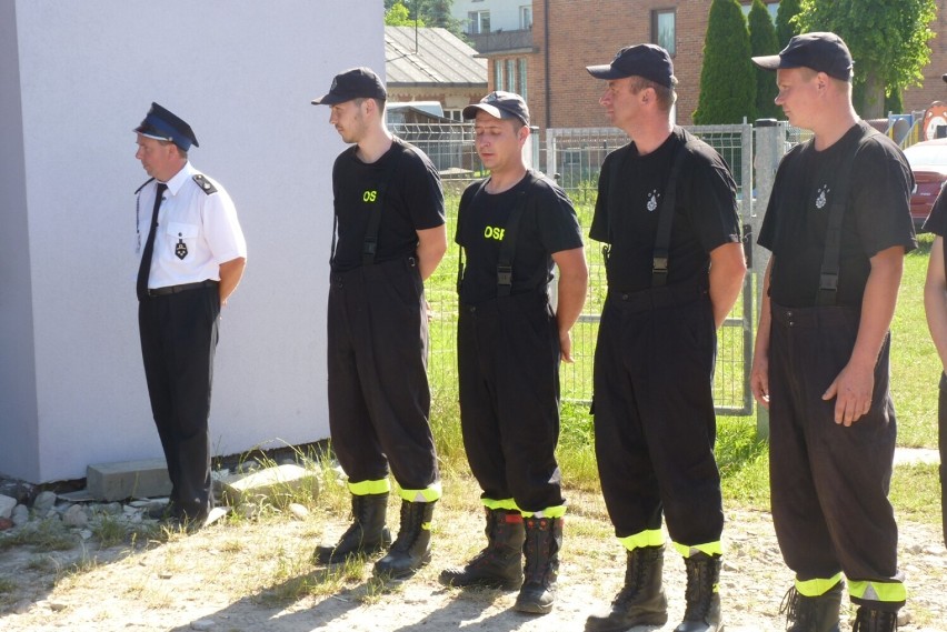 Nowy samochód dla strażaków z OSP Sucha Wieś w Radomsku [ZDJĘCIA, FILM]