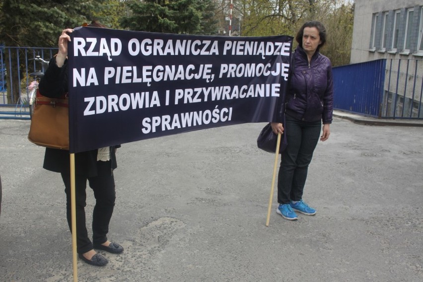 Puławskie pielęgniarki protestowały przed szpitalem