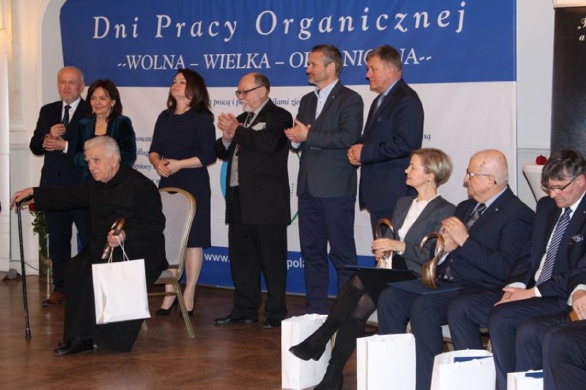 Honorowy Wawrzyn Pracy Organicznej dla Księdza Prałata Andrzeja Rygielskiego. Mamy zdjęcia z uroczystości 