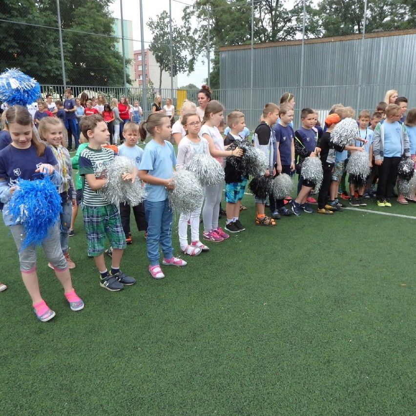 Uczniowie Szkoły Podstawowej nr 7 w Lesznie wicemistrzami Polski w piłce nożnej i szermierce [FOTO]