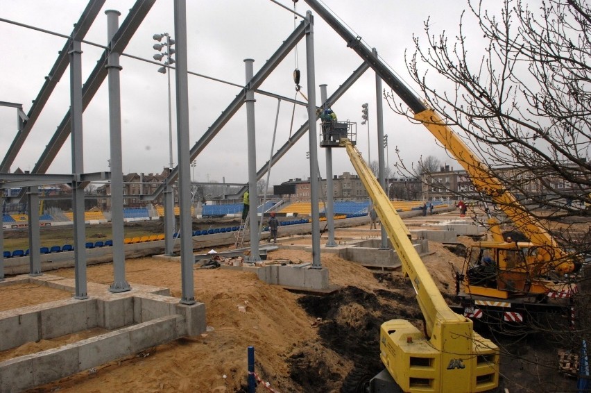 Wielki remont stadionu Stali. Zdjęcia wykonano w 2008 r. Kto...