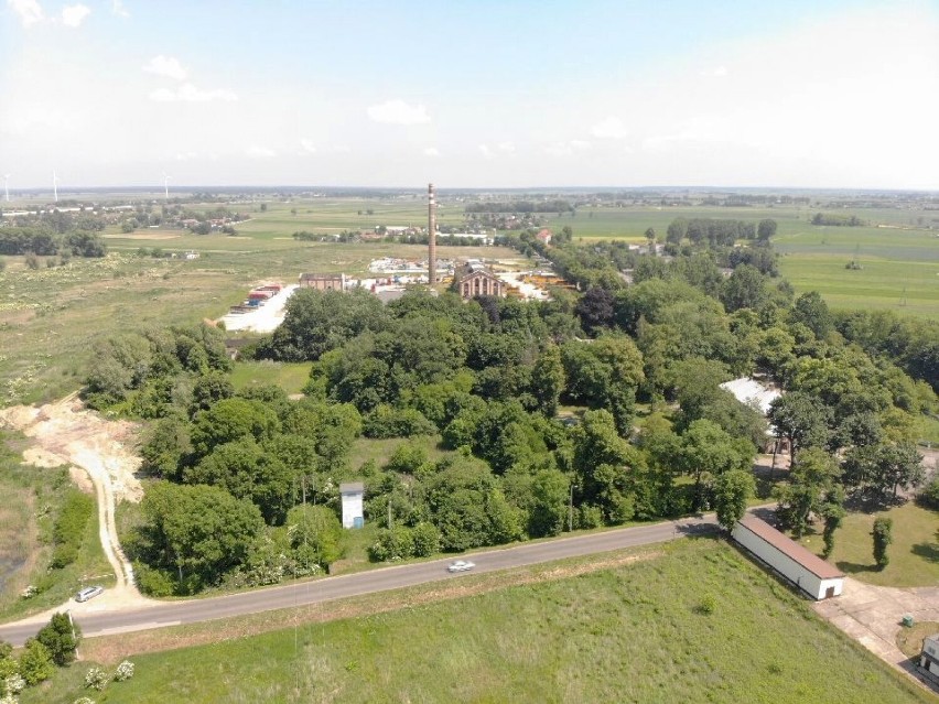 Widok na park od strony ul. Jagiełły (zdjęcie z 2018 r.)