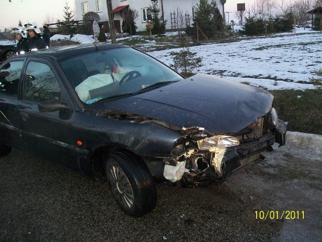 Do wypadku samochodu osobowego Ford Mondeo doszło w miejscowości Różanna, gm. Orchowo.