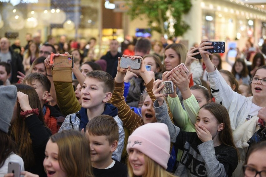 W Atrium Copernicus przerwano spotkanie z popularnymi...