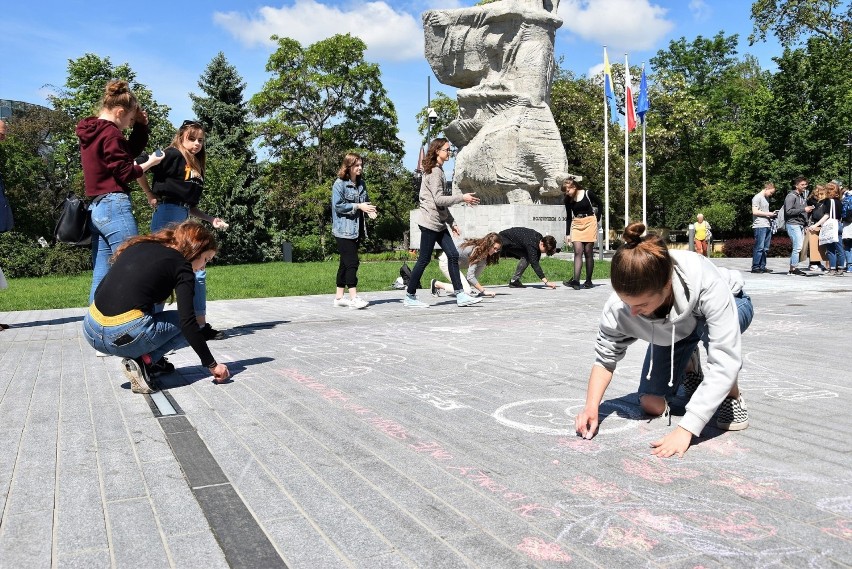 Młodzieżowy Strajk Klimatyczny w Opolu odbył się na placu...