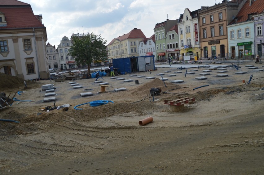 Rawicz. Prace idą pełną parą. Jak dziś wygląda rawicki rynek w trakcie rewitalizacji? [ZDJĘCIA - 27.06.2020]