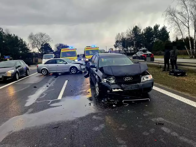 Zderzenie czterech aut w Jabłonowie pod Warszawą