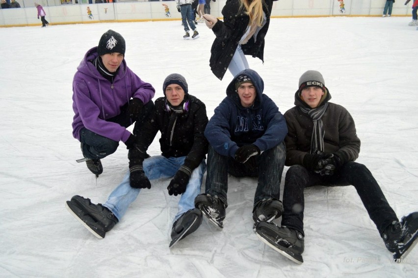 Miejskie lodowisko przy Hali Mistrzów (24.01.2013)