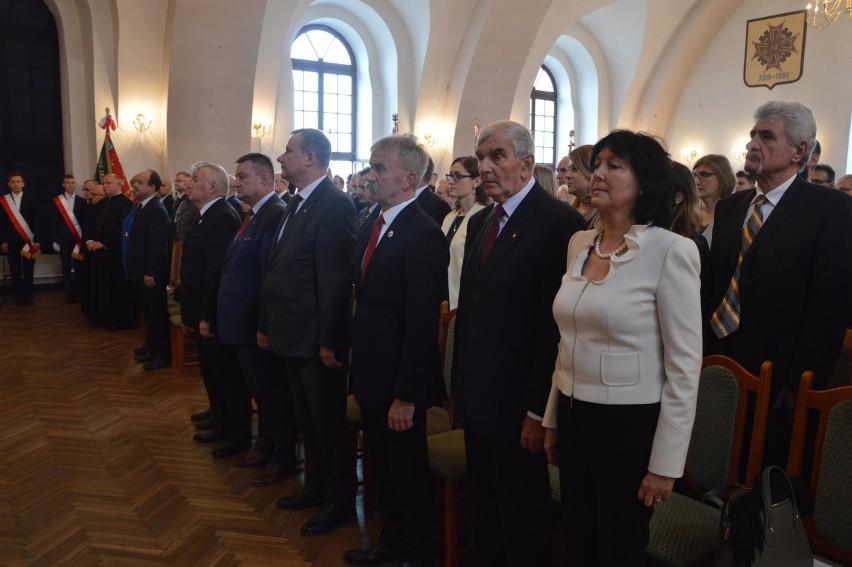 Uroczystości z okazji 100. rocznicy odzyskania niepodległości przez państwo polskie w Łowiczu [ZDJĘCIA]
