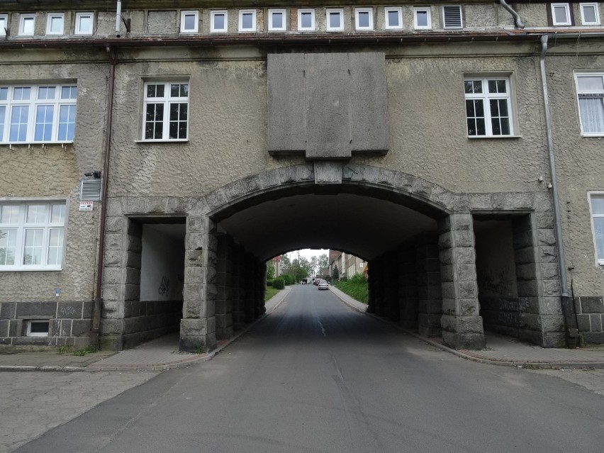 Czy Mengele pojawił się w Sieniawce na Dolnym Śląsku? "Anioł śmierci" z Auschwitz przez lata prowadził makabryczne eksperymenty medyczne