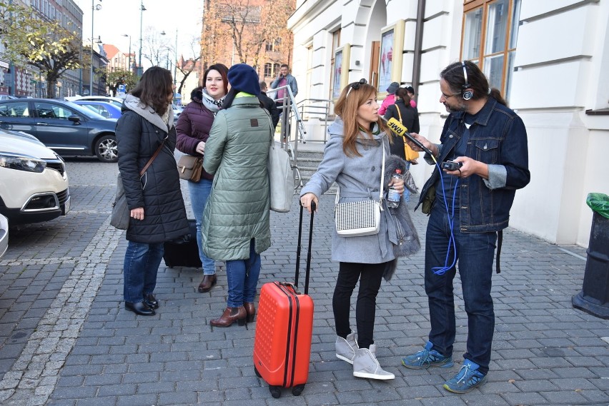 Chór Opery Śląskiej dzisiaj, 7 listopada wyjechał do Paryża....