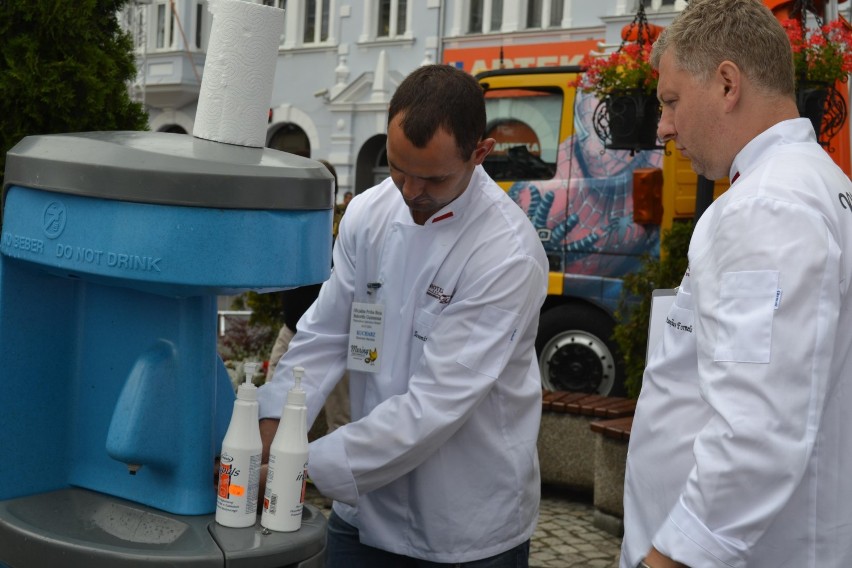 Kartuzy. Na Rynku powstaje Największa Jajecznica Świata