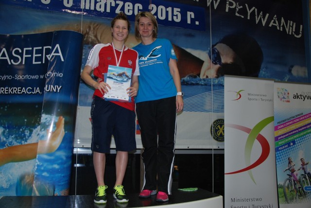 Oliwia Wiśniewska z trenerką Ewą Hofman