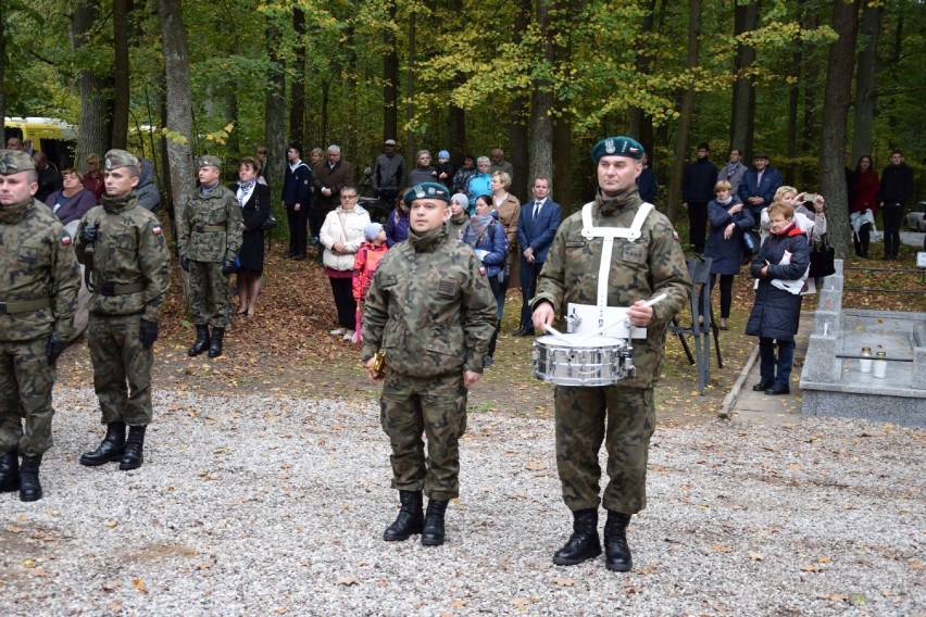 Gmina Starogard Gd. Uroczyście oddali hołd zamordowanym mieszkańcom Pomorza w Lesie Szpęgawskim ZDJĘCIA cz.II/II