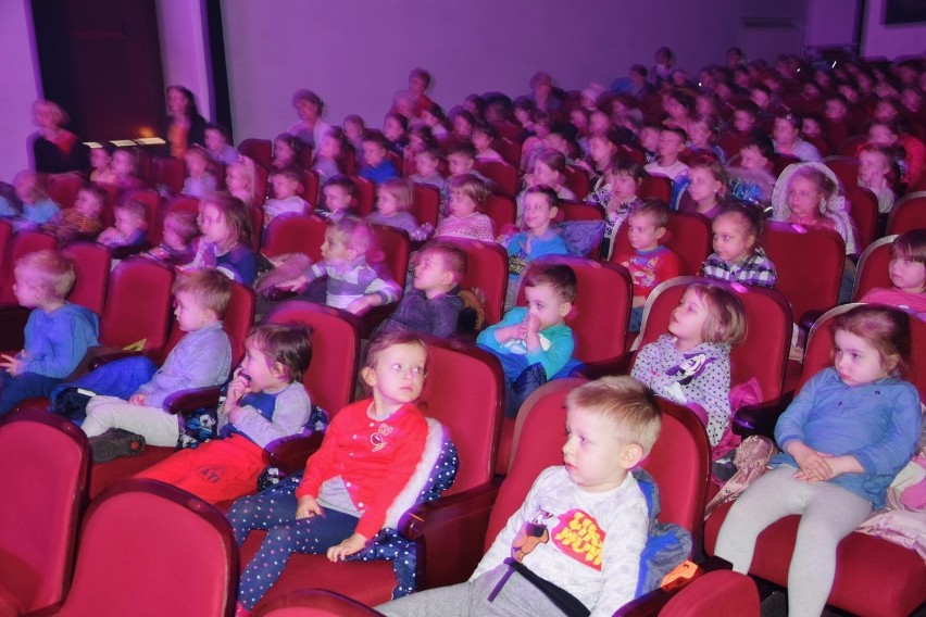 Na ekologiczne przedstawienie zaprosiło dzieci miasto Sieradz. Spektakl obejrzało ponad 600 maluchów