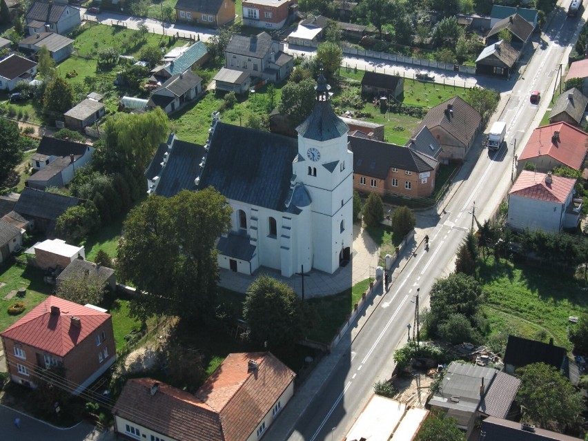 W kapciach na miejski bruk w Bolimowie  nie wyjdziesz. Od nowego roku Bolimów staje się miastem