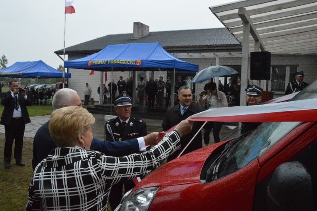 Święto Strażaka i poświęcenie samochodu dla OSP w Luboli
