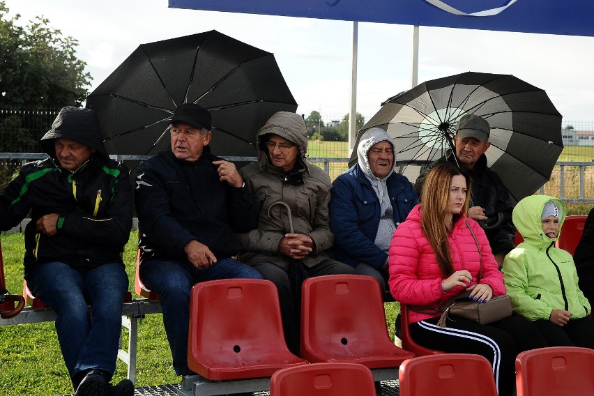 Nieżyjący wójt gminy Tarnowiec Jan Czubik patronem stadionu w Czeluśnicy