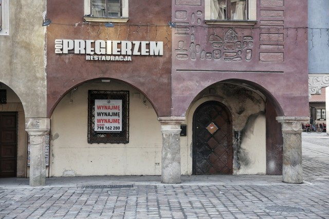 Na Starym Rynku w Poznaniu mnoży się od pustych lokali. Jednak to nie tylko płyta, to również okoliczne uliczki.