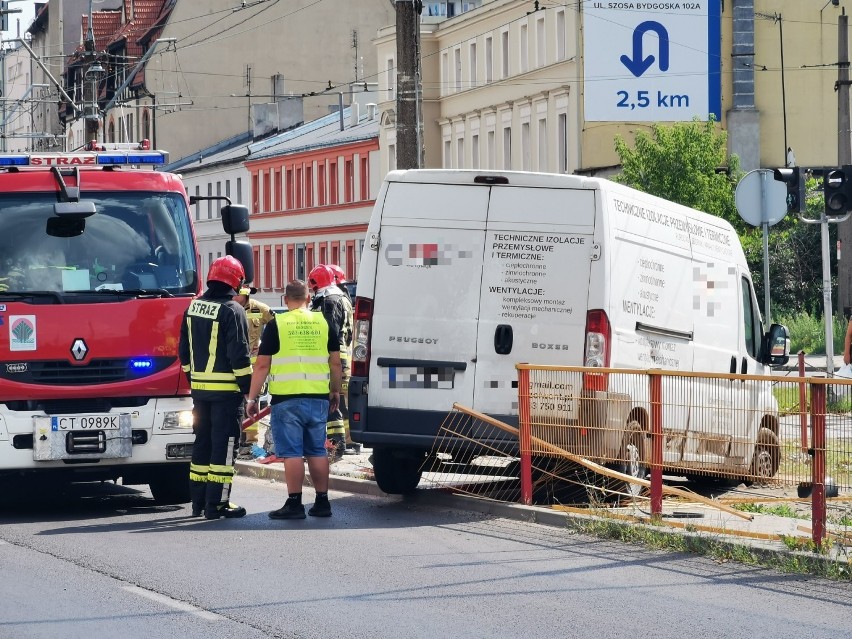 Uwaga kierowcy! Wypadek na Broniewskiego. Mamy zdjęcia! 