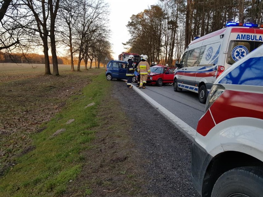 Wypadek w gminie Łęczyce. Trzy osoby zostały poszkodowane
