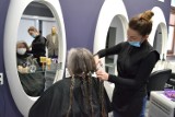 Skępe. Krystyna Karpińska już drugi raz oddała swoje włosy dla kobiet po chemioterapii [ZDJĘCIA]