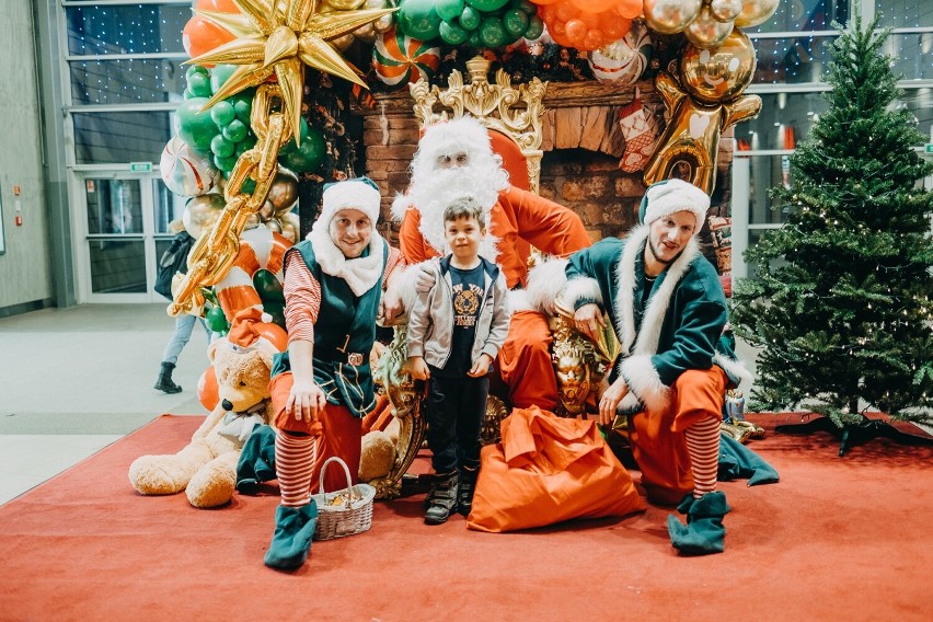 Święty Mikołaj spotkał się z dziećmi w Galerii Sanowa w Przemyślu [ZDJĘCIA]