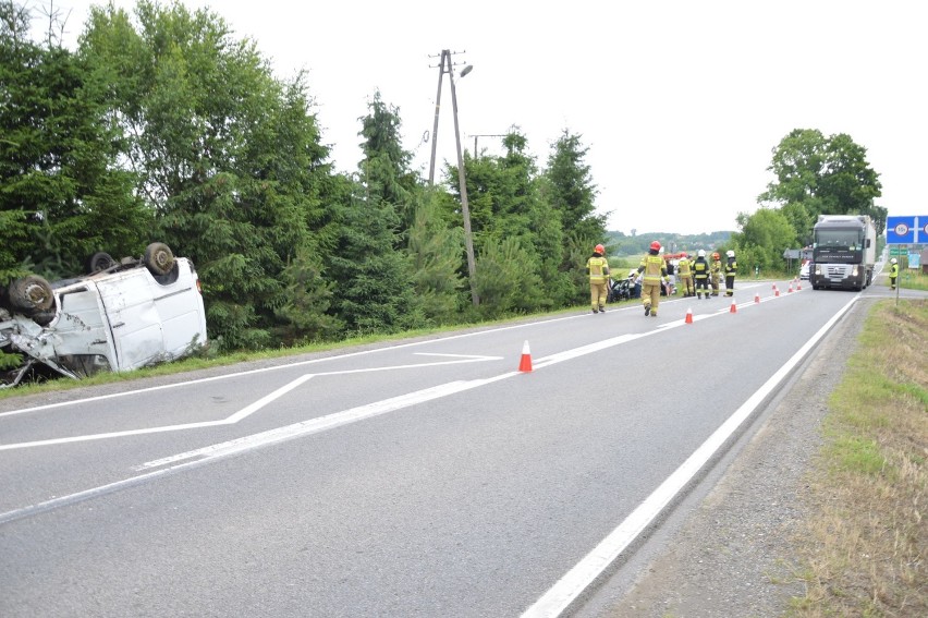 Wypadek na DW967 w Gierczycach, trzy osoby zostały ranne,...