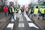 Blokada drogi na Strachocinie protestem mieszkańców (ZDJĘCIA)