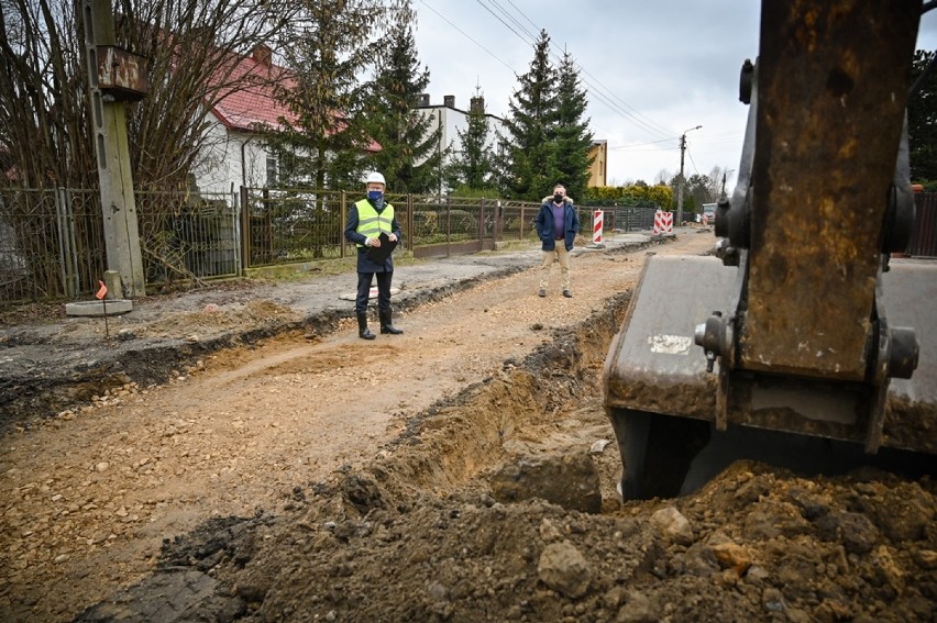 Remonty dróg w Częstochowie. Prace trwają w dzielnicach Zawodzie i Mirów