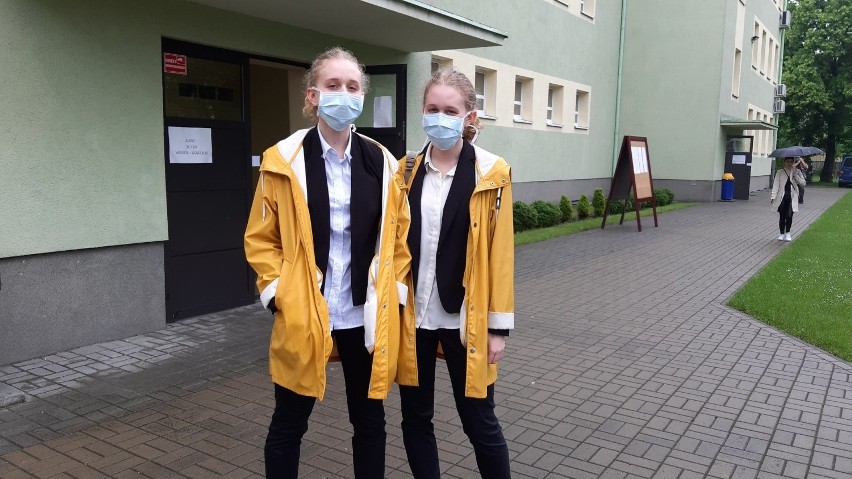 Matura 2020 w czasie epidemii. Zobacz jak wyglądały...