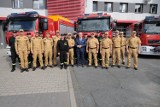 Uroczysta zbiórka strażaków w Komendzie Wojewódzkiej w Opolu. Dostali nowy sprzęt z rąk Komendanta Głównego. Odznaczono też młodego bohatera