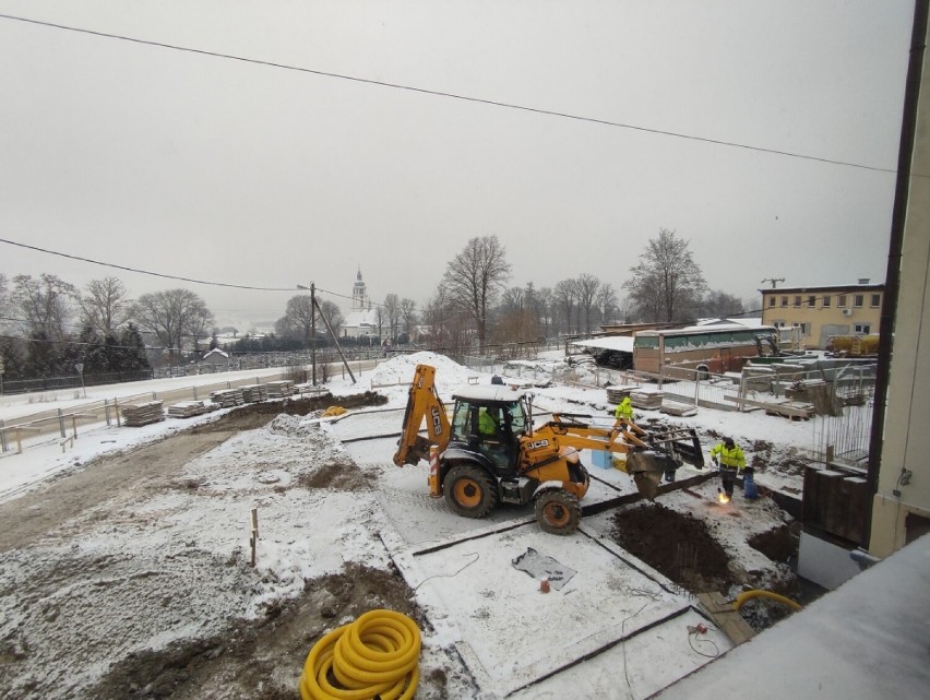 Trwają prace związane z rozbudową Urzędu Gminy w Tarnowcu