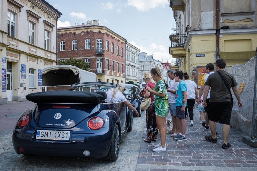 Tarnów. Kolorowe "Garbusy" przejechały przez miasto[ZDJĘCIA]