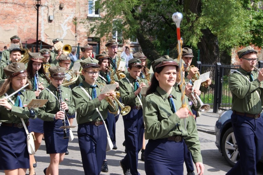 Obchody Święta Konstytucji 3 Maja w Tczewie - uroczystości patriotyczne i parada wozów strażackich [WIDEO, ZDJĘCIA]