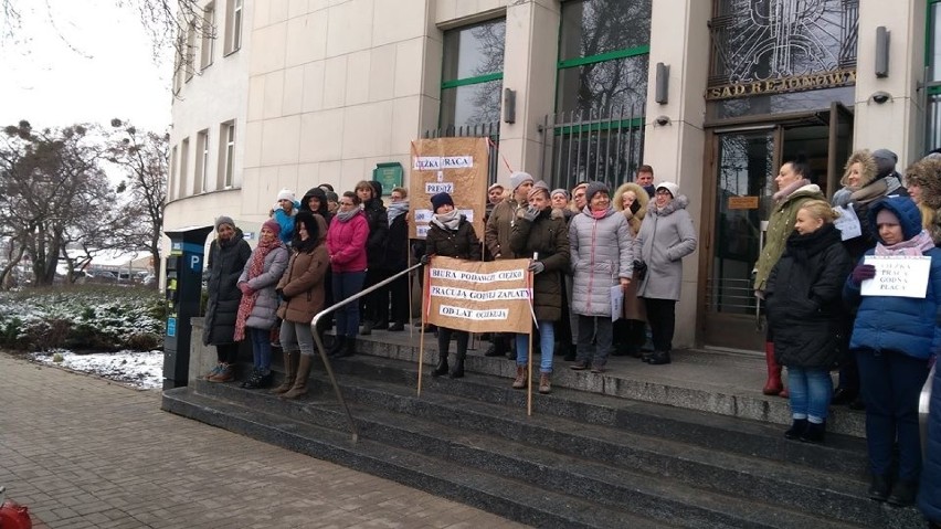 Protest urzędników przed sądem w Gdyni [21.01.2019]