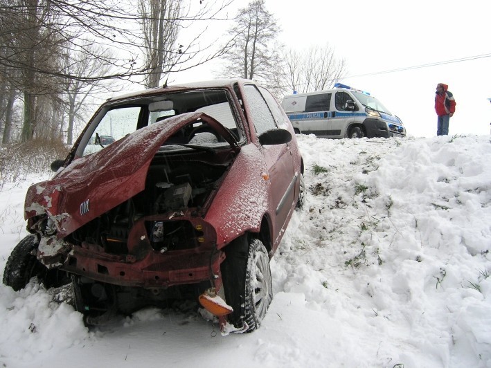 W Ligocie fiat seicento zderzył się z busem. Nikomu nic się...