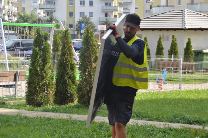 Za pomocą fotowoltaiki spółdzielnia chce oświetlać części...