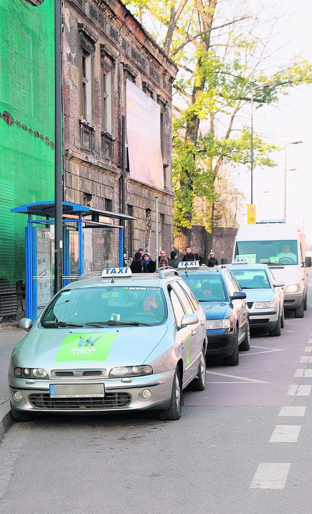 Takie sceny można zobaczyć przy ul. Pawiej każdego dnia