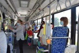 Tarnów.  Policjanci i tarnowskie MPK sprawdzają, czy pasażerowie miejskich autobusów noszą maseczki. Są pouczenia, prośby i mandaty