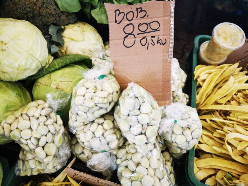 Ceny warzyw i owoców na targowisku w Świebodzinie