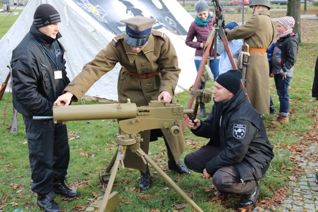 Piknik Militarny pod Szybem Prezydent w Chorzowie z okazji Święta Niepodległości