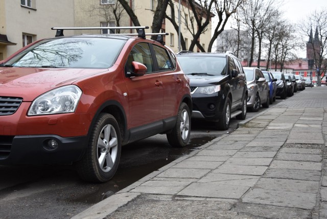 W całym mieście na koniec ubiegłego roku zarejestrowanych było ponad 76 tys. samochodów
