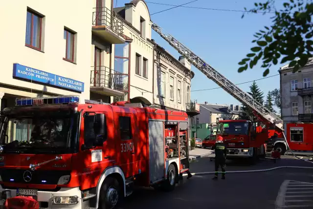 Pożar w kamienicy przy ul. Toruńskiej w Piotrkowie