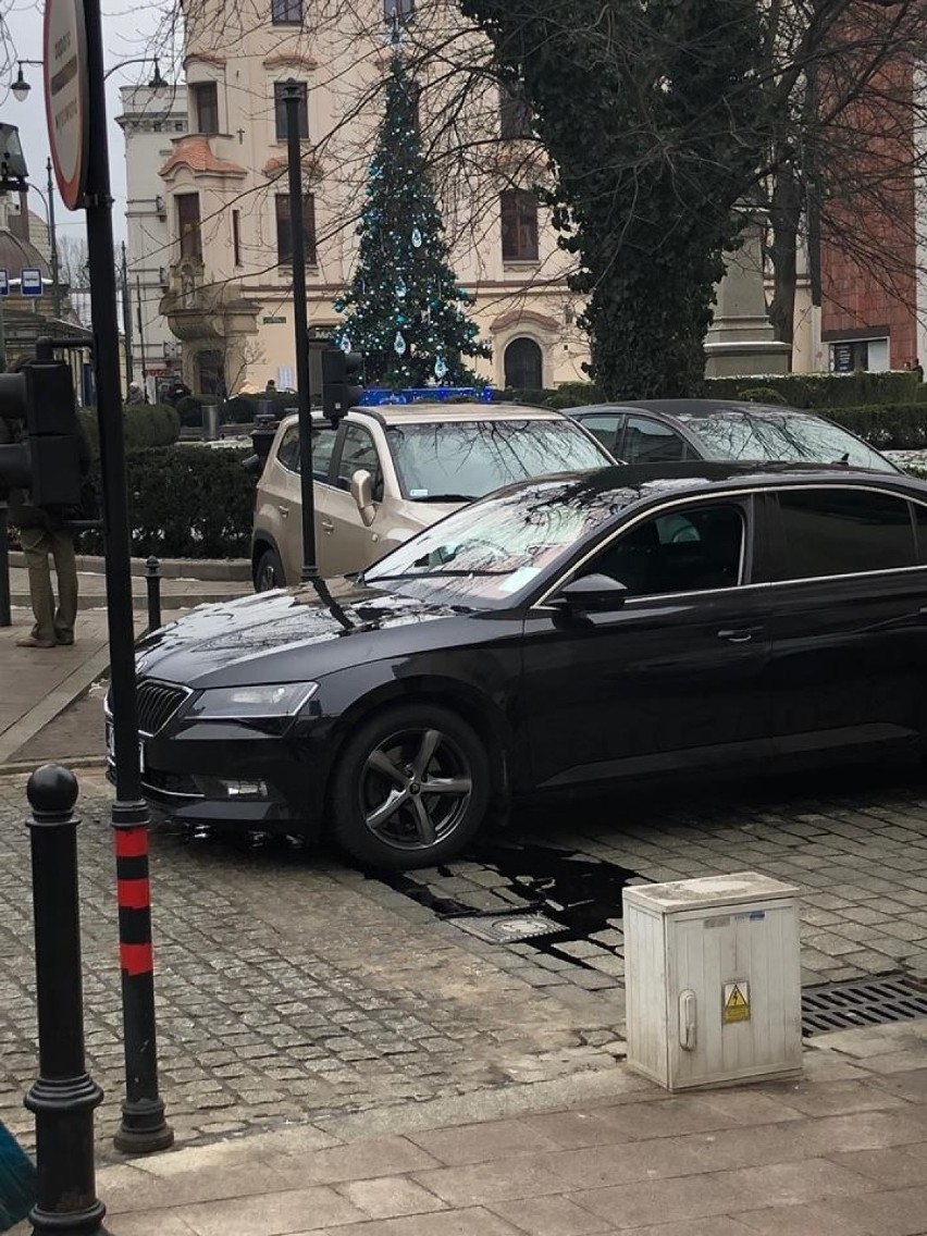 Uszkodzona limuzyna marszałka Tomasza Urynowicza